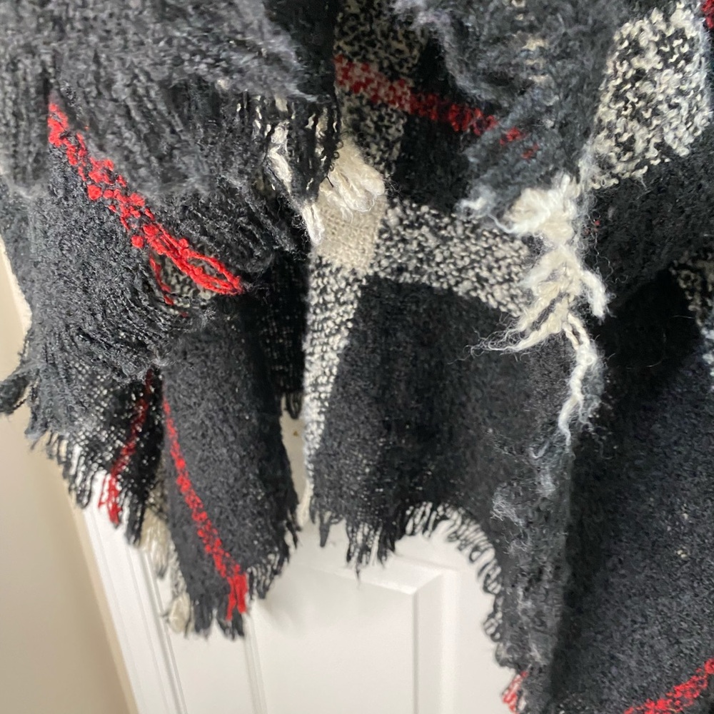 Black turtleneck cape sweater - Picture 4 of 8
